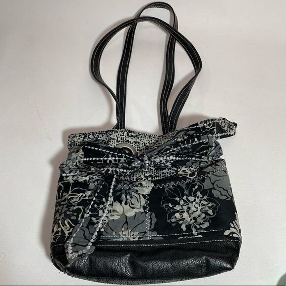 Handmade hand sewn black and gray batik fabric bag with tons of pockets! - Picture 10 of 12